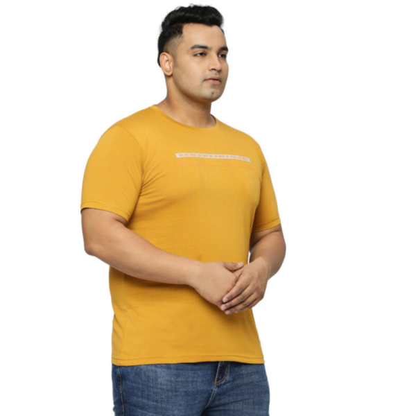 Plus Size Men's Crew Neck Focus Print on Chest Yellow T-shirt
